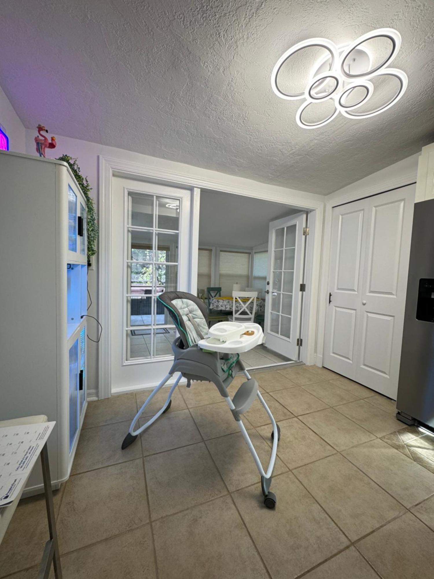 Location Siesta 1 Mile Away With Hot *