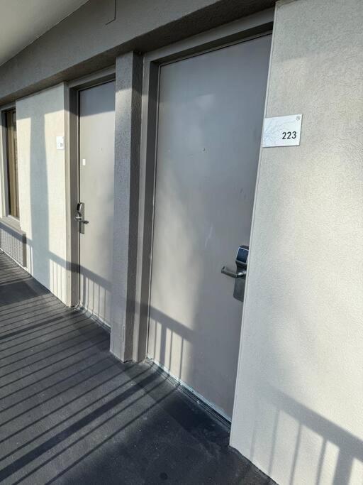 Waterfront Room, Heated Pool, Tiki Bar & Grill ! Sarasota