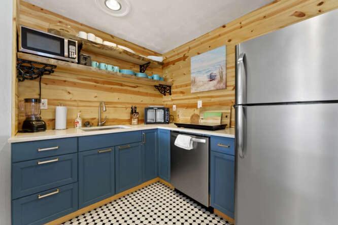 Holiday home 10 Min Lido Key ~coastal Hideout *