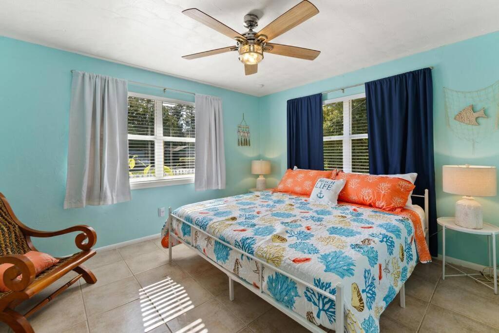10 Min Lido Key ~coastal Hideout *