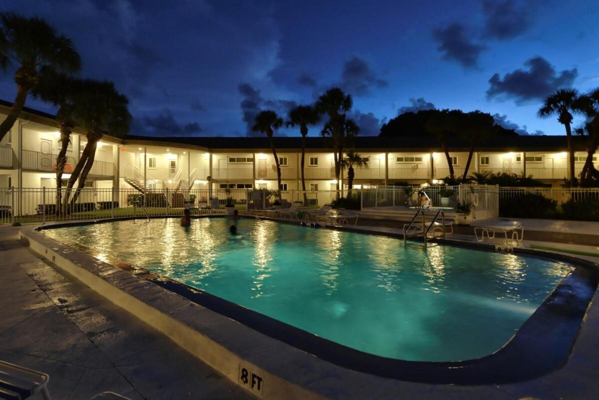 Walkable To Beach, Restaurants, Entertainment! Apartment *