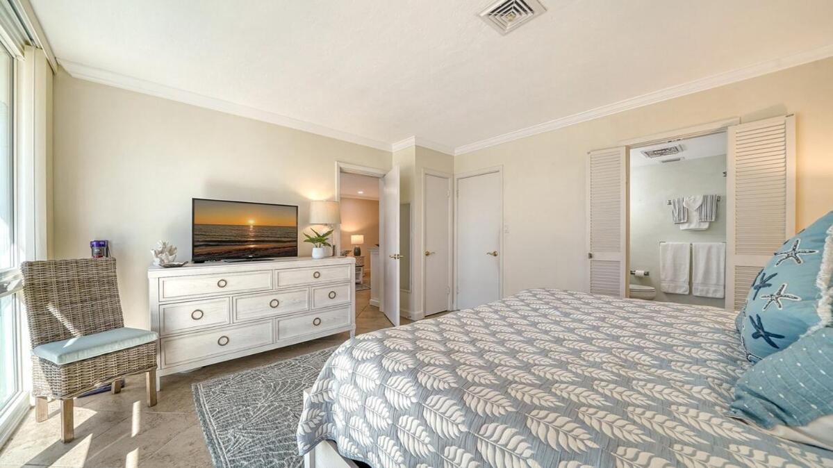 Walkable To Beach, Restaurants, Entertainment! Apartment