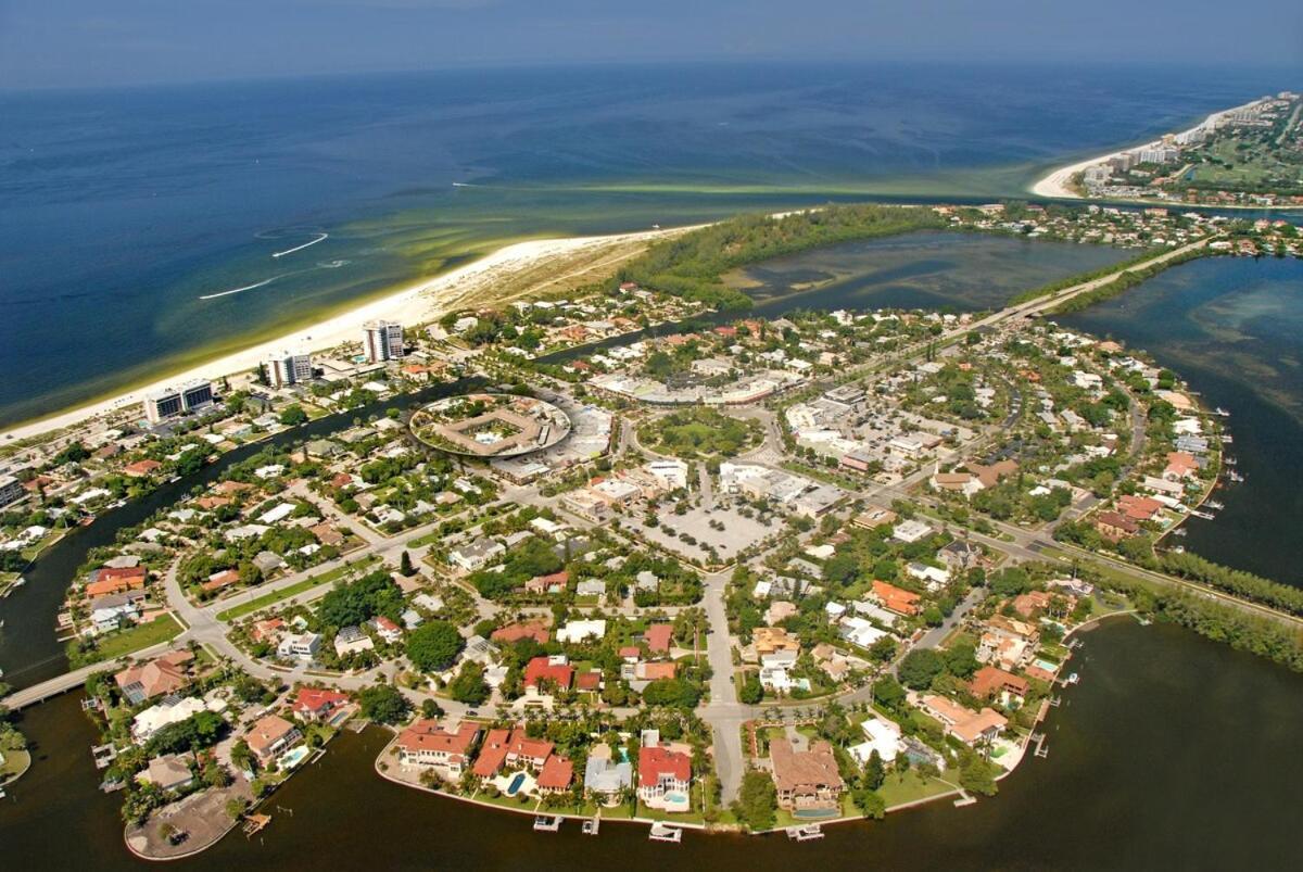 Walkable To Beach, Restaurants, Entertainment! Apartment *