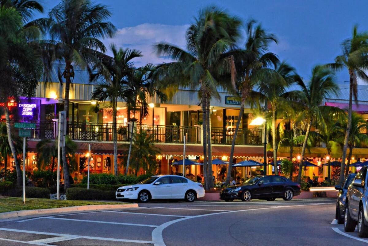 Apartment Walkable To Beach, Restaurants, Entertainment! *