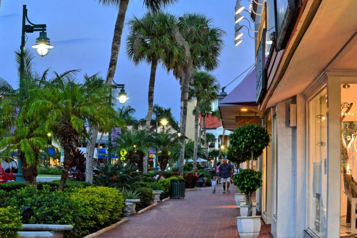 Walkable To Beach, Restaurants, Entertainment! Apartment
