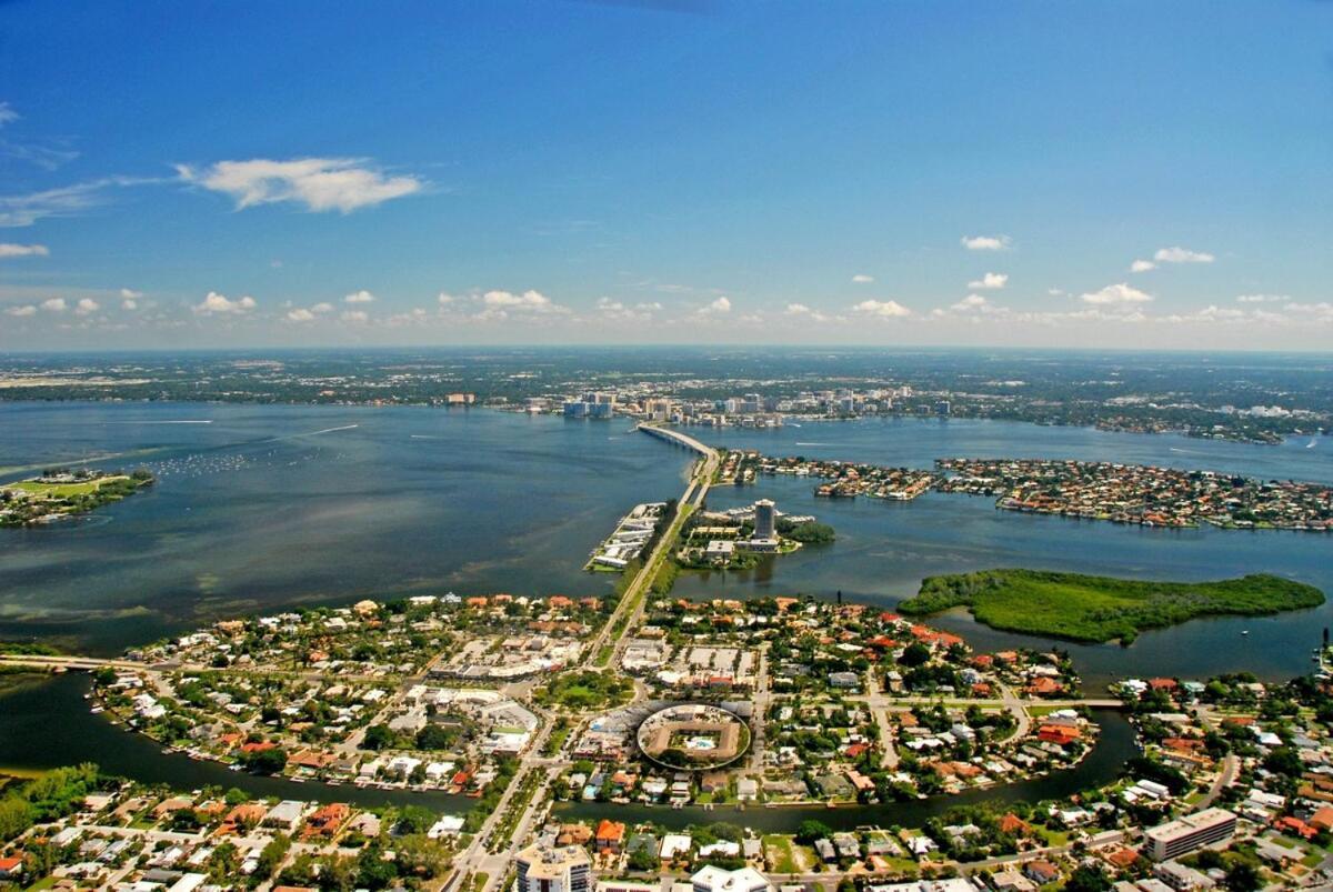 Walkable To Beach, Restaurants, Entertainment! Apartment Sarasota