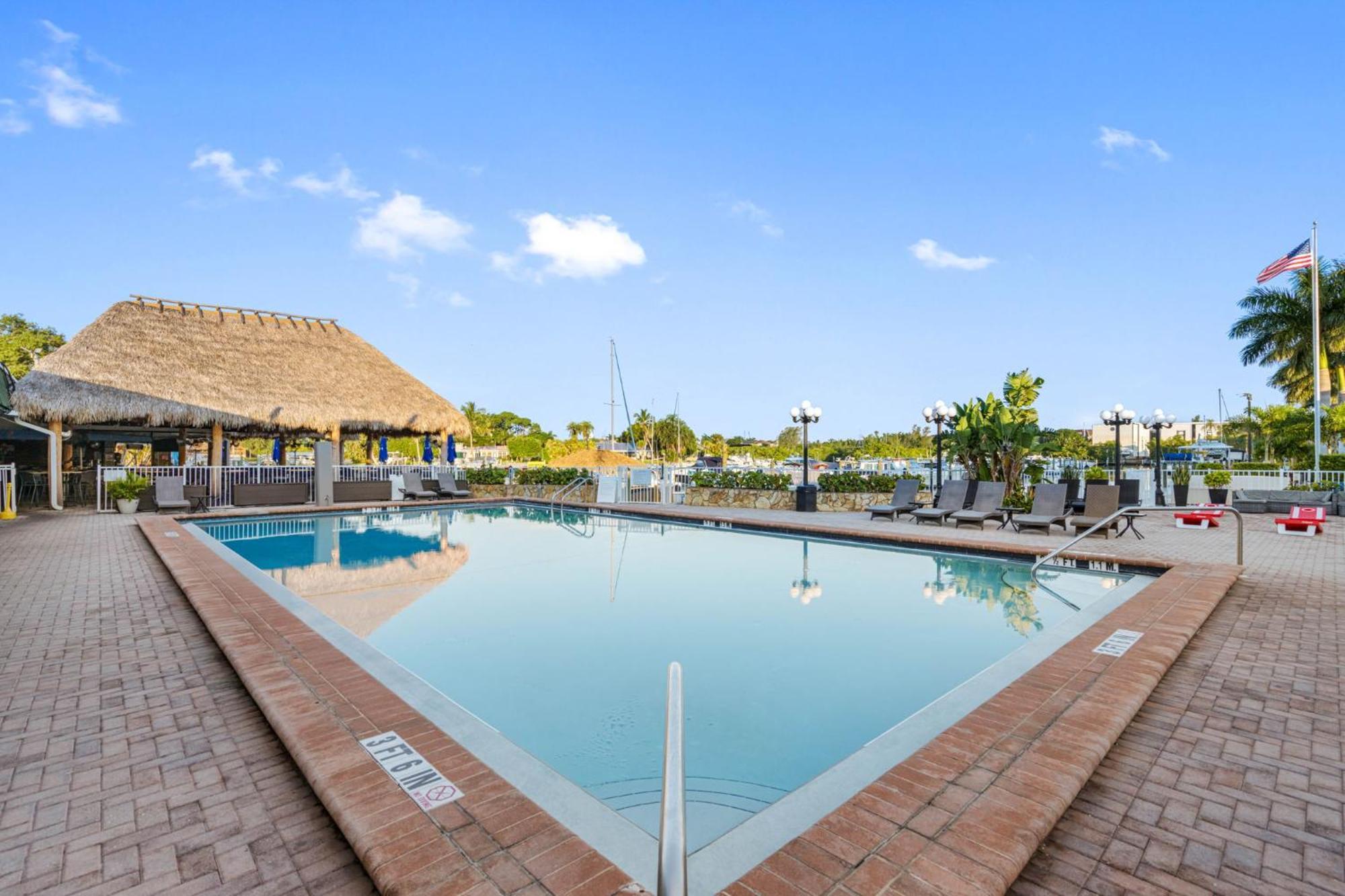 Aparthotel Bay Breeze