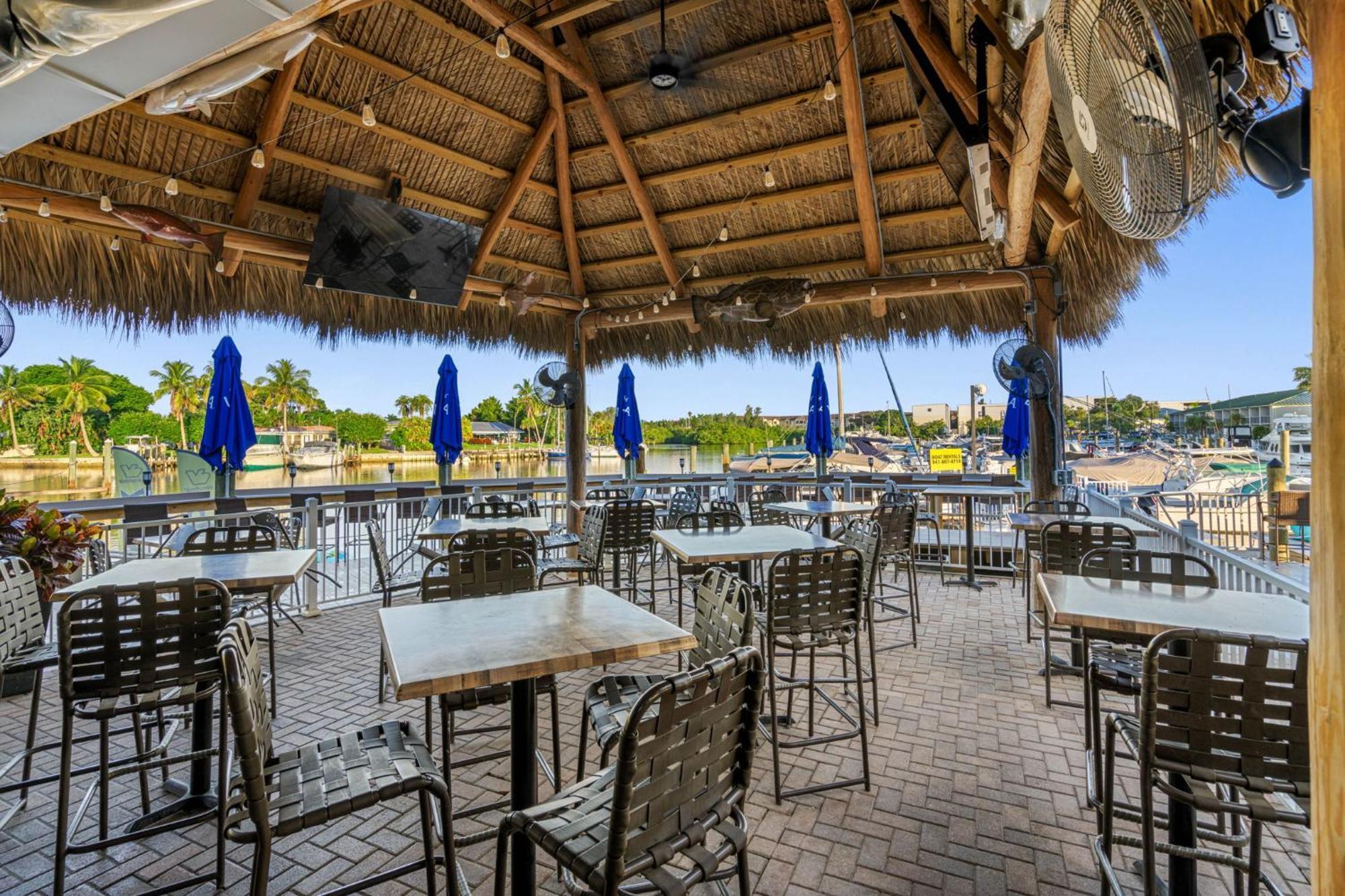 Aparthotel Bay Breeze *