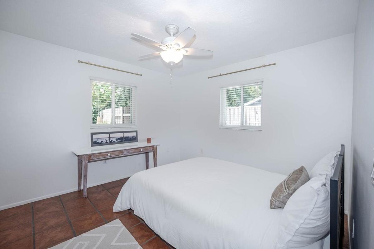 Enchanted & Peaceful Oasis 10 Min Away From One Of The Beautiful Beaches In The World Siesta Key Villa
