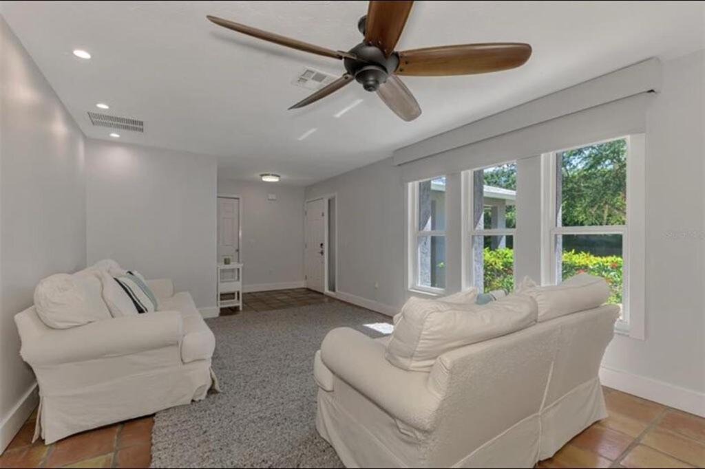 Villa Enchanted & Peaceful Oasis 10 Min Away From One Of The Beautiful Beaches In The World Siesta Key Sarasota