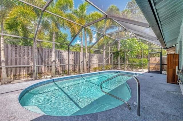 Enchanted & Peaceful Oasis 10 Min Away From One Of The Beautiful Beaches In The World Siesta Key *