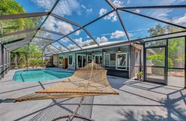 Enchanted & Peaceful Oasis 10 Min Away From One Of The Beautiful Beaches In The World Siesta Key Sarasota