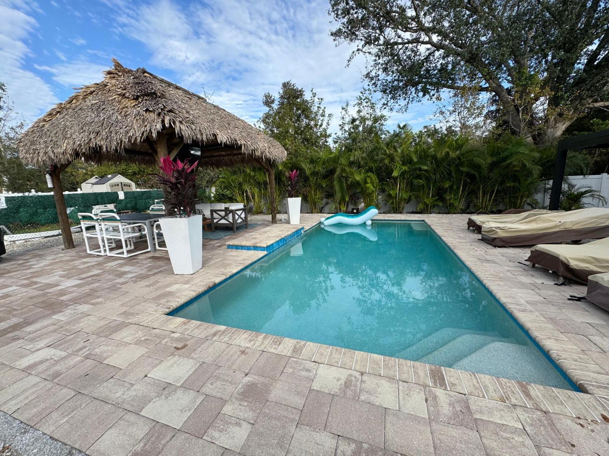 Paradise Heated Pool Near Img & Siesta Key