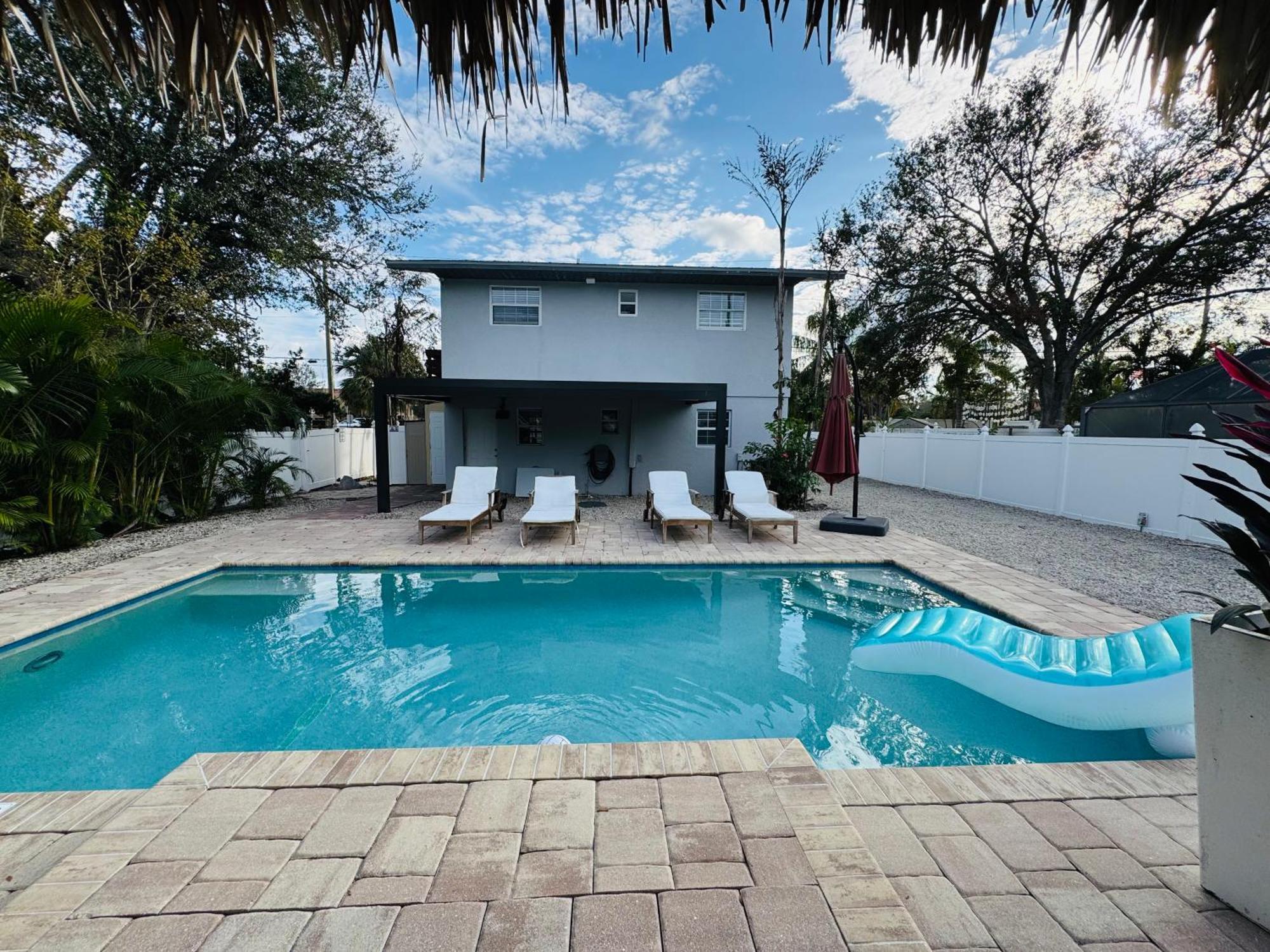Holiday home Paradise Heated Pool Near Img & Siesta Key Sarasota