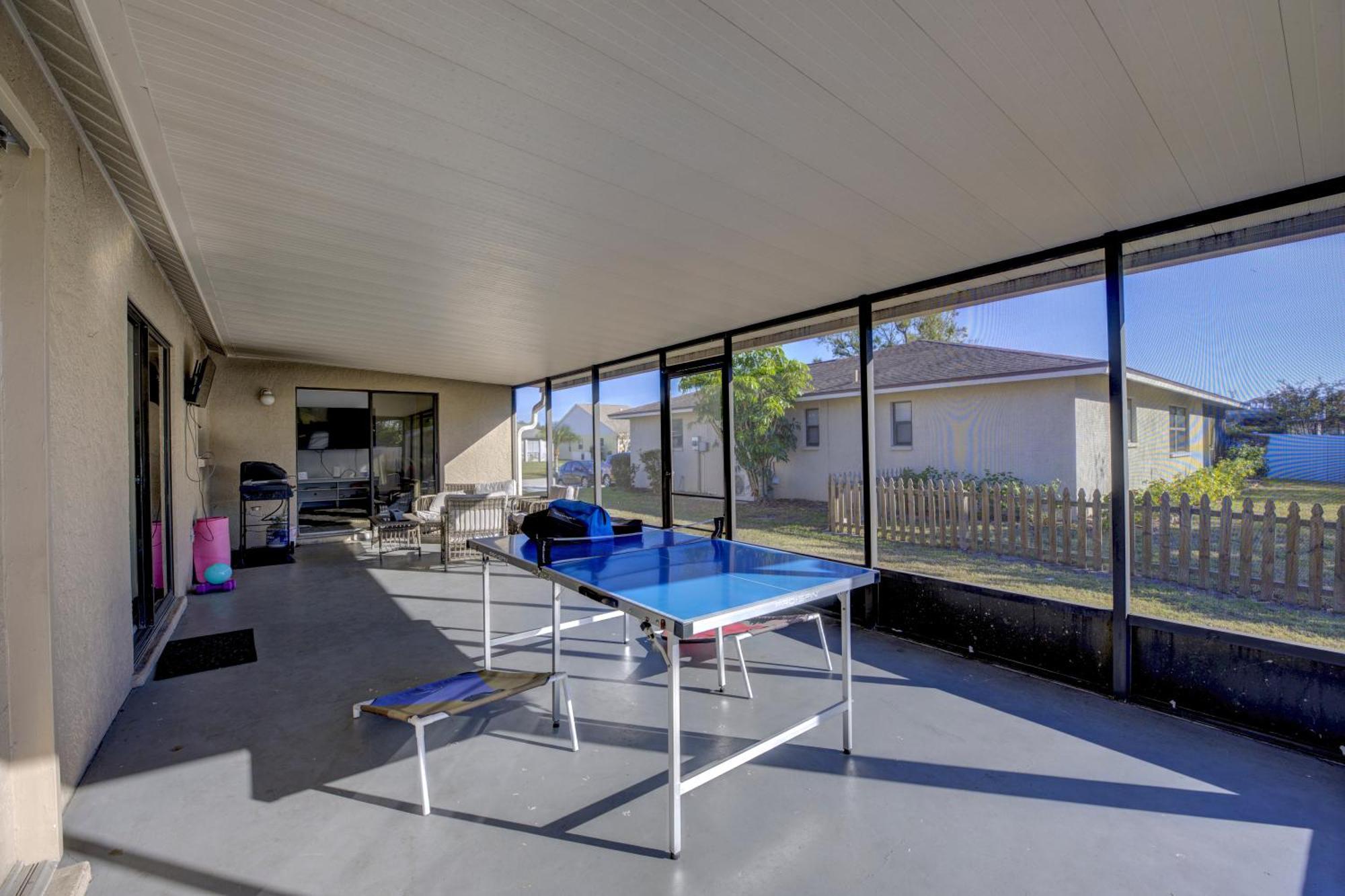 Family Fun Ping Pong, Bbq, Walk To Park Nearby Holiday home