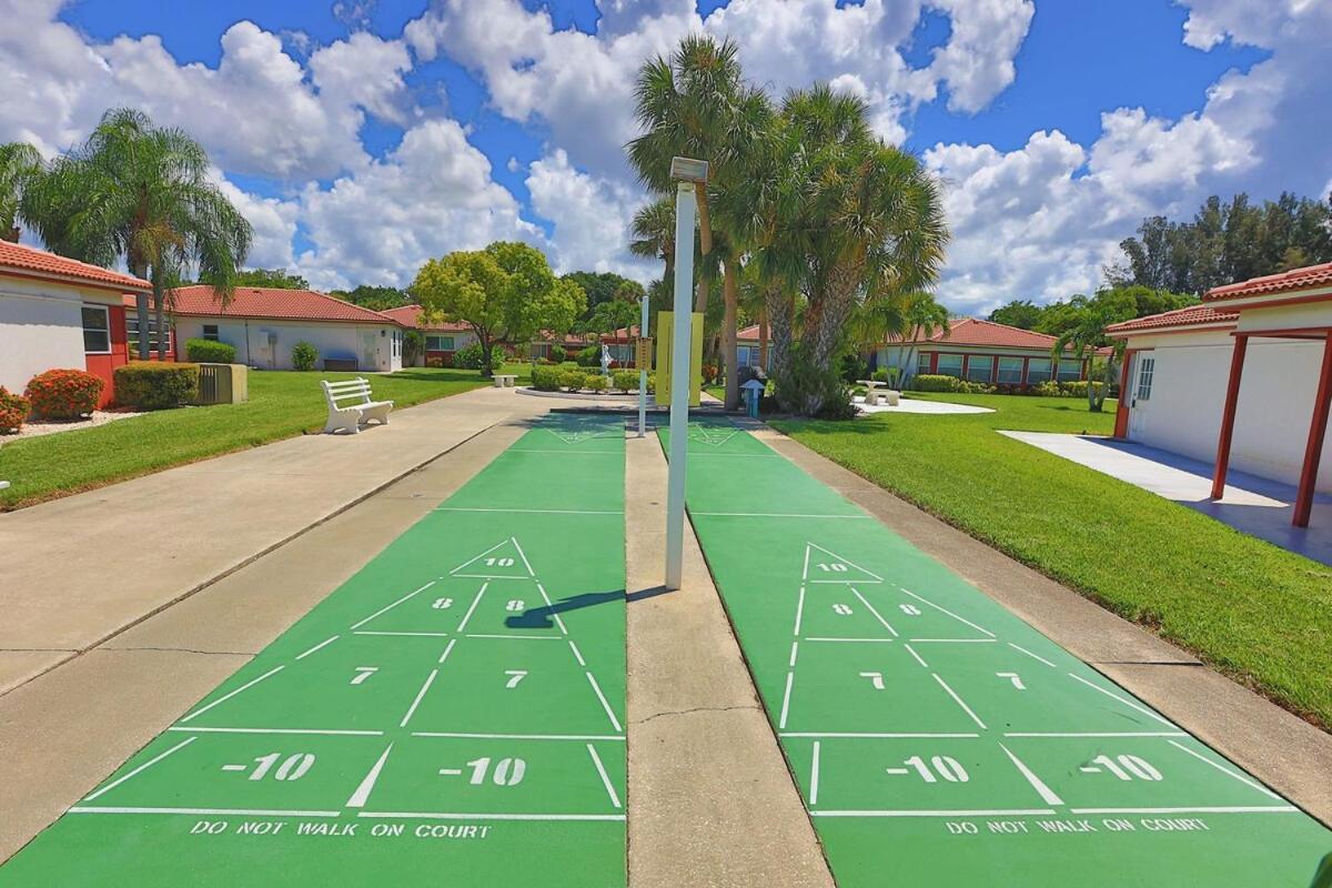 Holiday home Updated With Pool, Walk To Crescent & Restaurants!