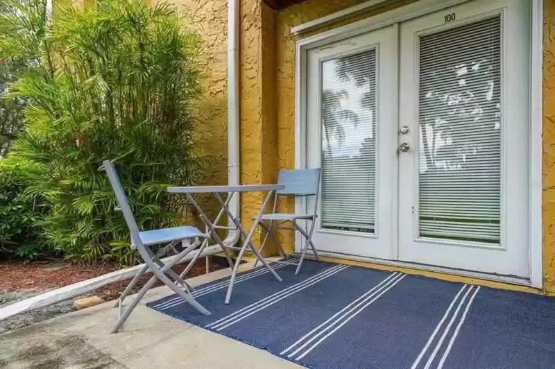 Lovely 3 Bedroom First Floor On Golf Course Sarasota