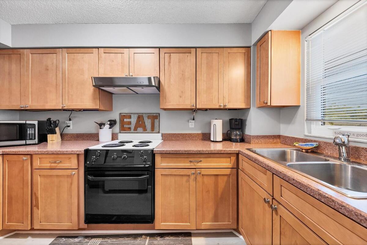 2 Bed 2 Bath Centrally Located On Siesta Key Holiday home Sarasota