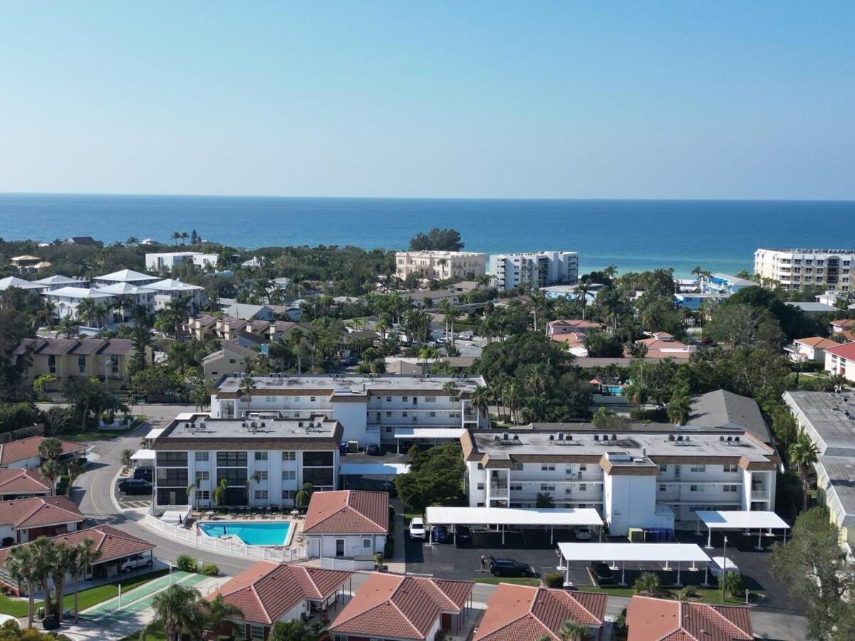 Holiday home 2 Bed 2 Bath Centrally Located On Siesta Key