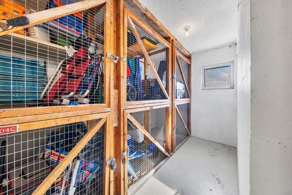 2 Bed 2 Bath Centrally Located On Siesta Key *
