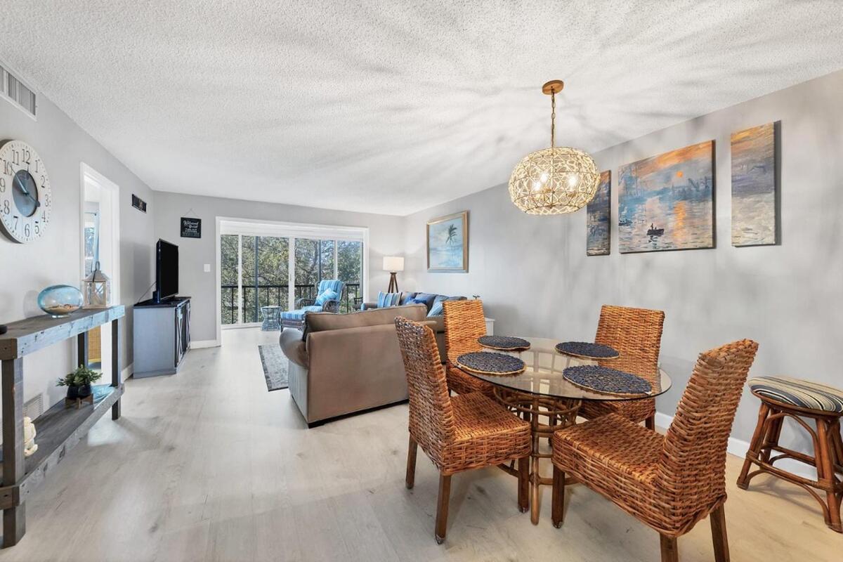 2 Bed 2 Bath Centrally Located On Siesta Key *