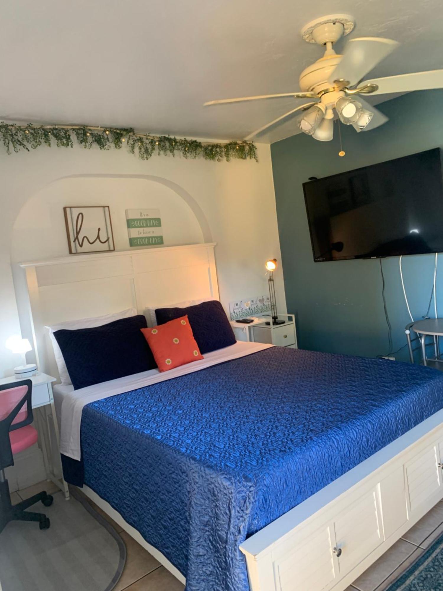 Apartment Mini Studio: 10 Min/siesta Key/private Entrance/ *