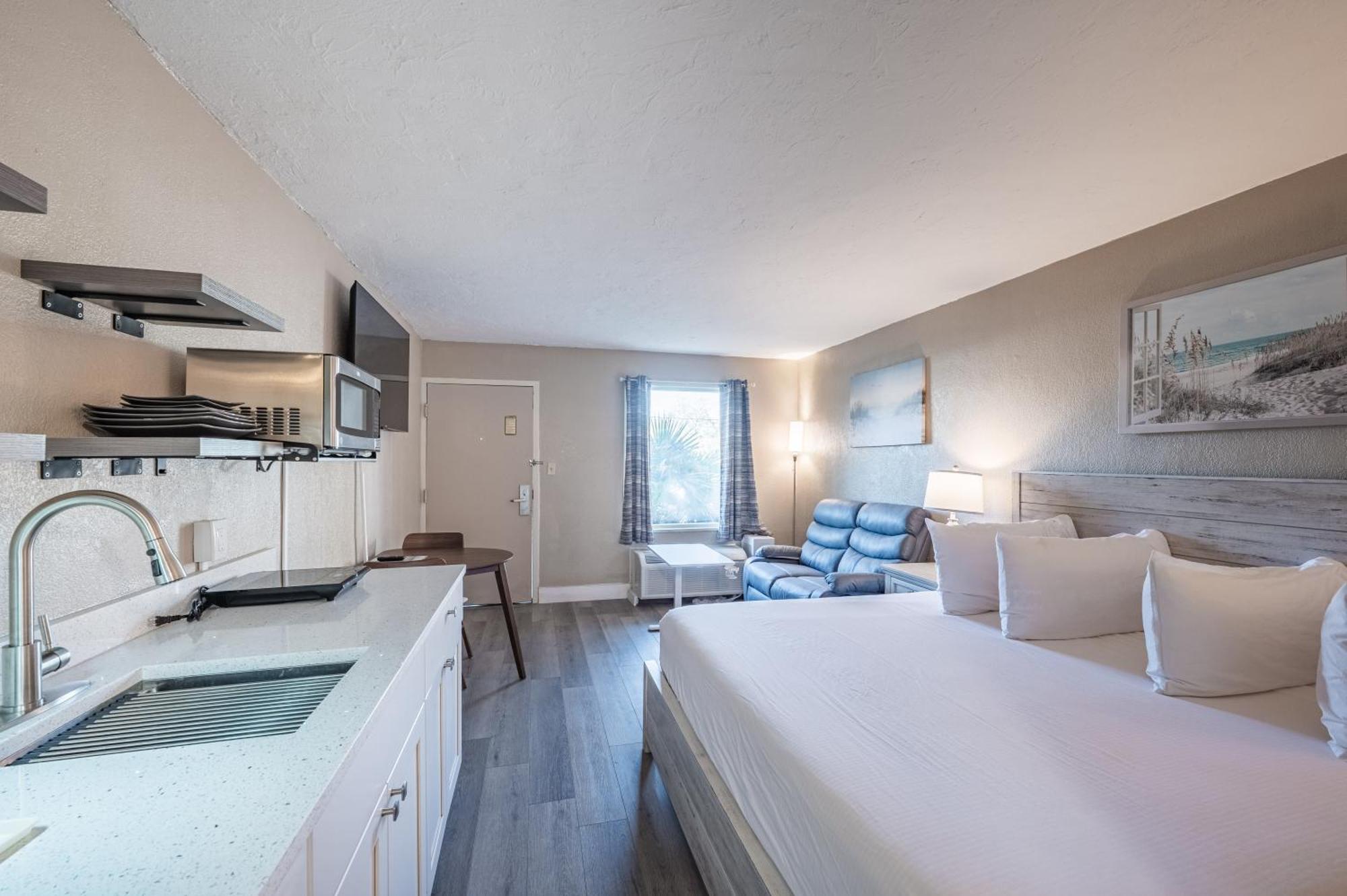 Aparthotel Bay Breeze *