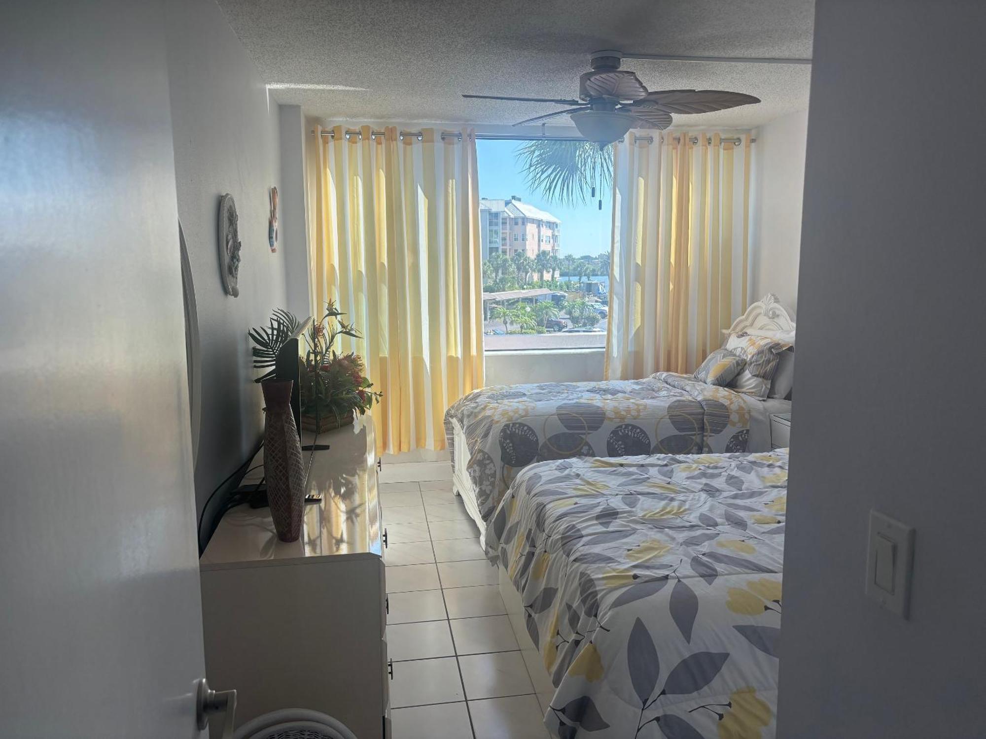 Harbor Towers Yacht And Racquet Club On Siesta Key Sarasota