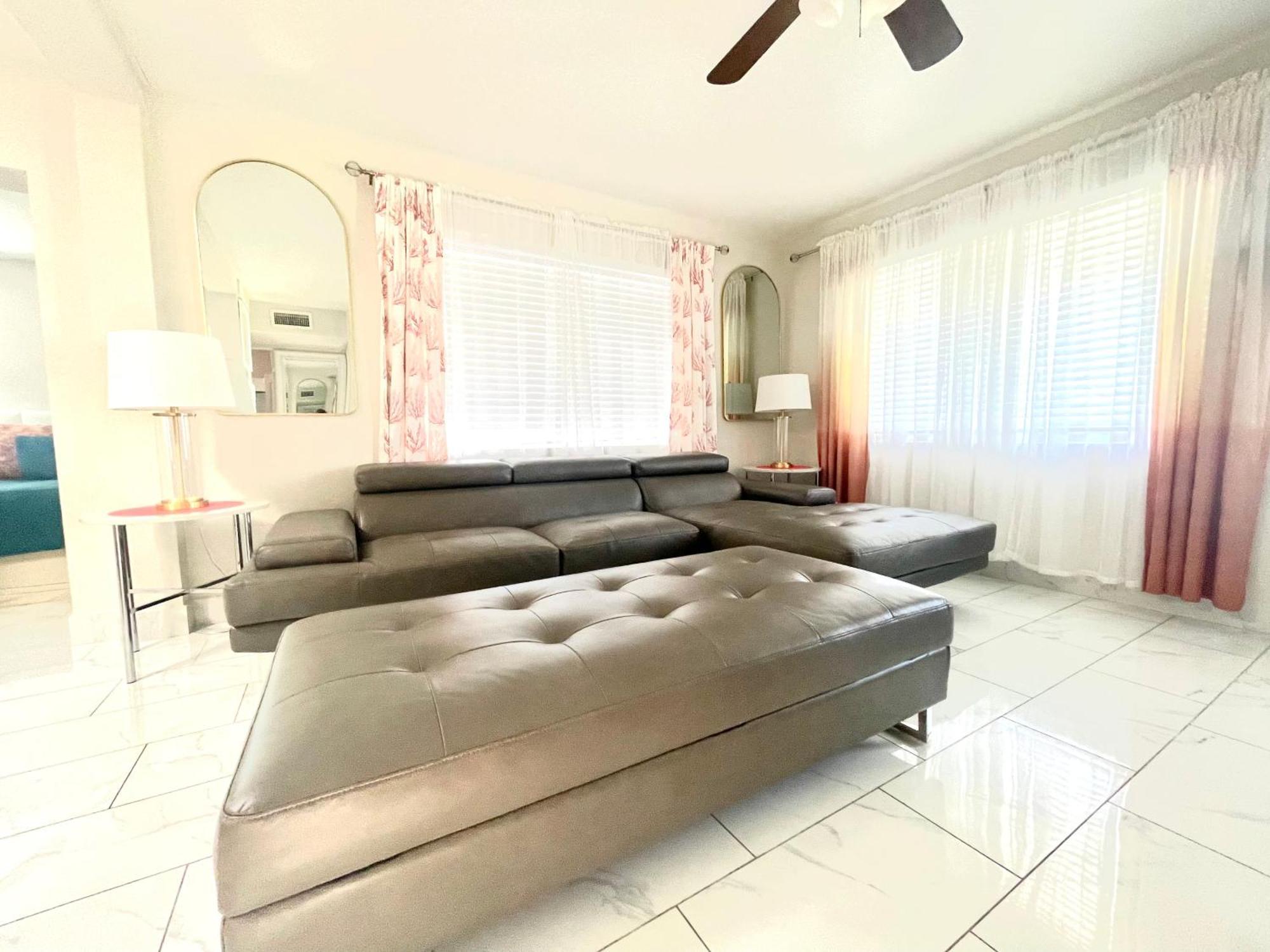 4 Miles To Siesta Key #1 In America Apartment