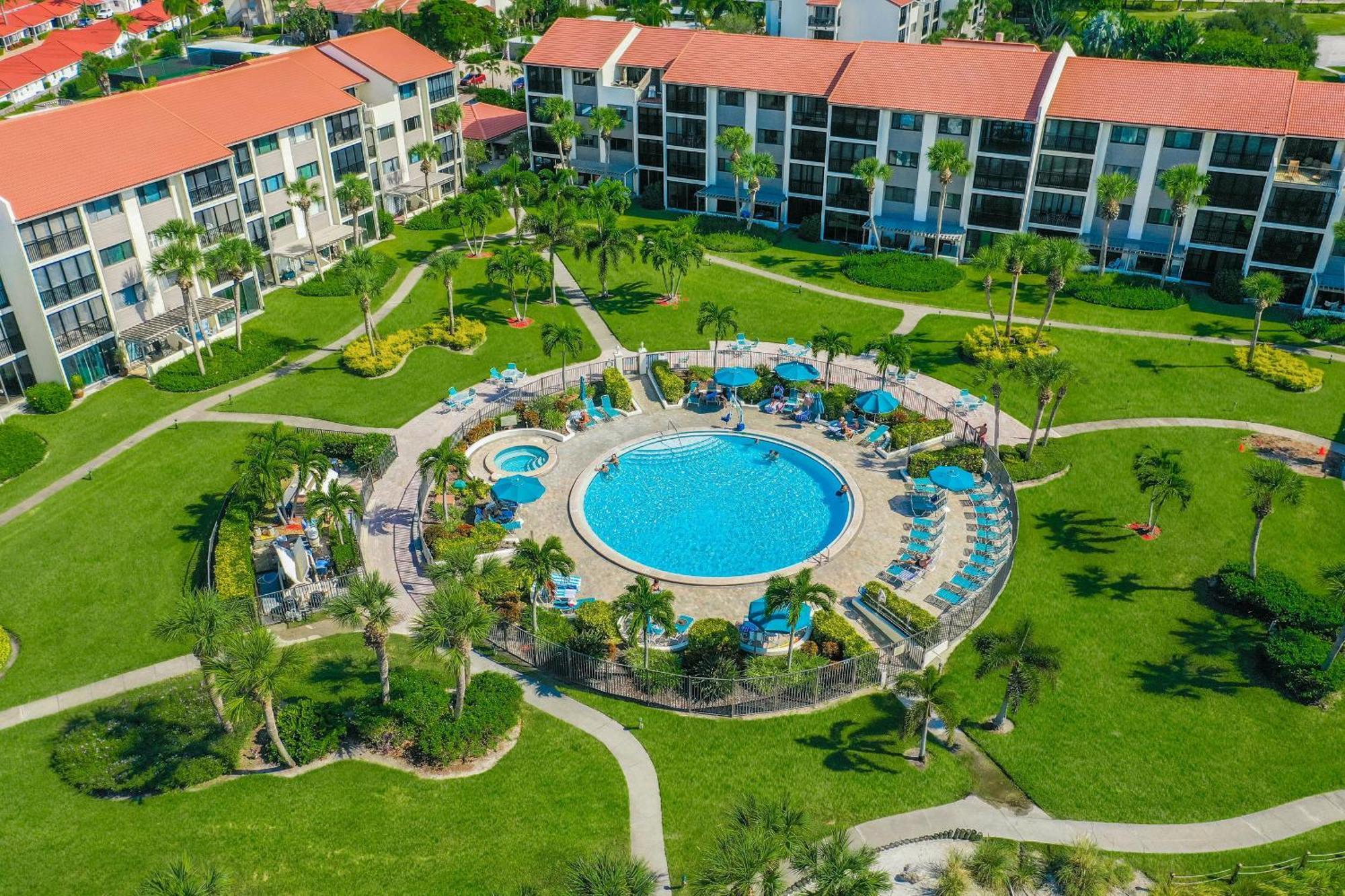 Modern Beachfront Apartment Sarasota