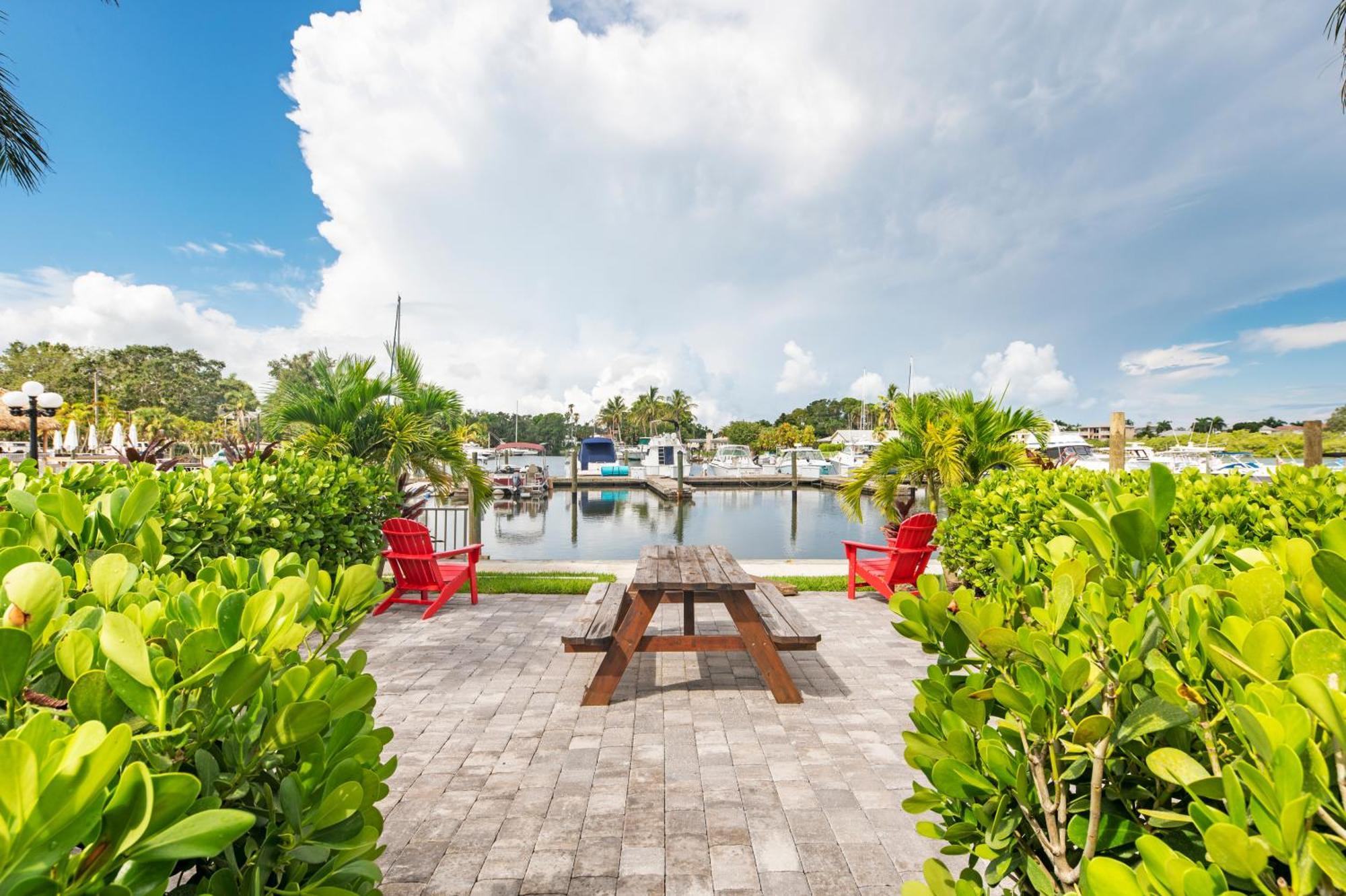 Bay Breeze Aparthotel Sarasota