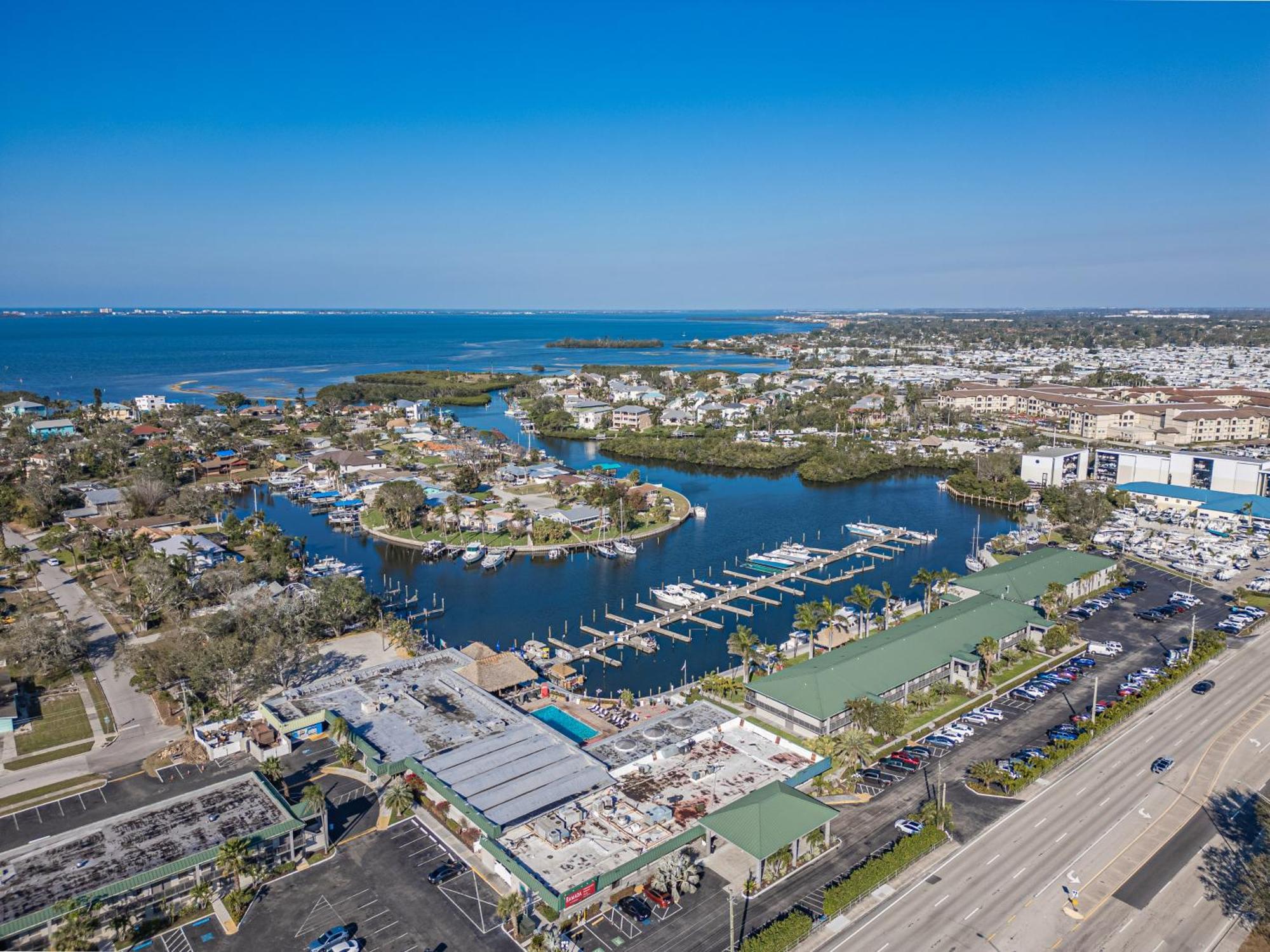 Bay Breeze Aparthotel *