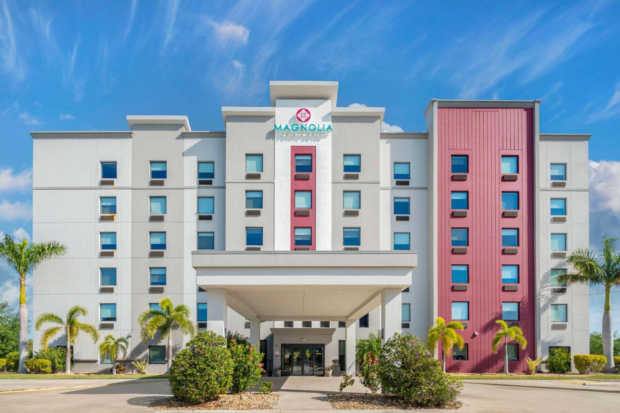 Magnolia Pointe; Bw Signature Collection Hotel
