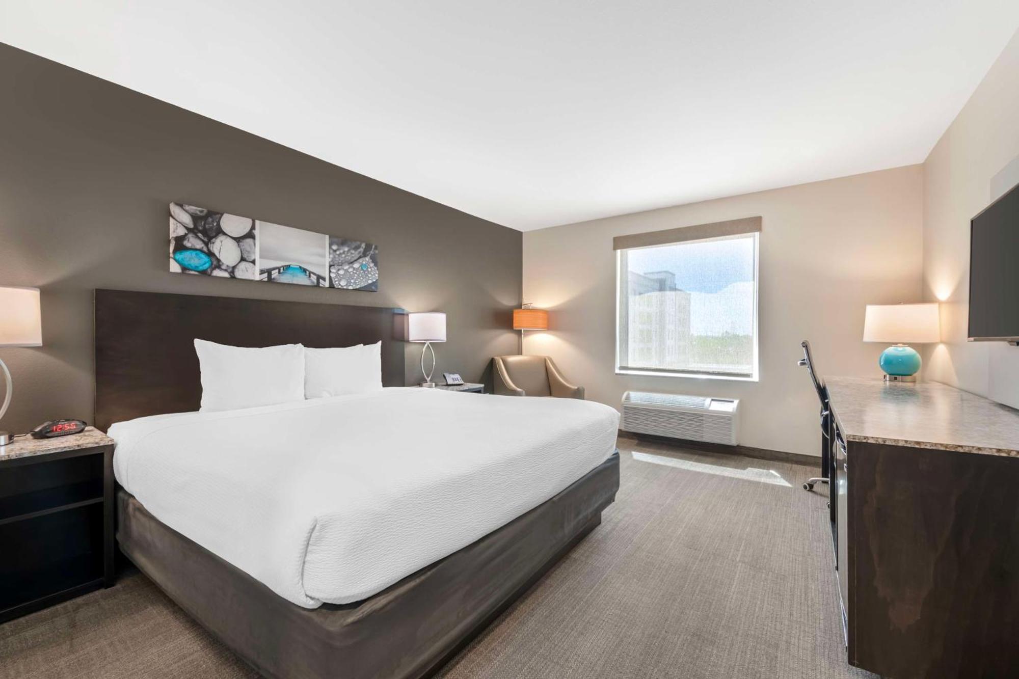 Hotel Magnolia Pointe; Bw Signature Collection