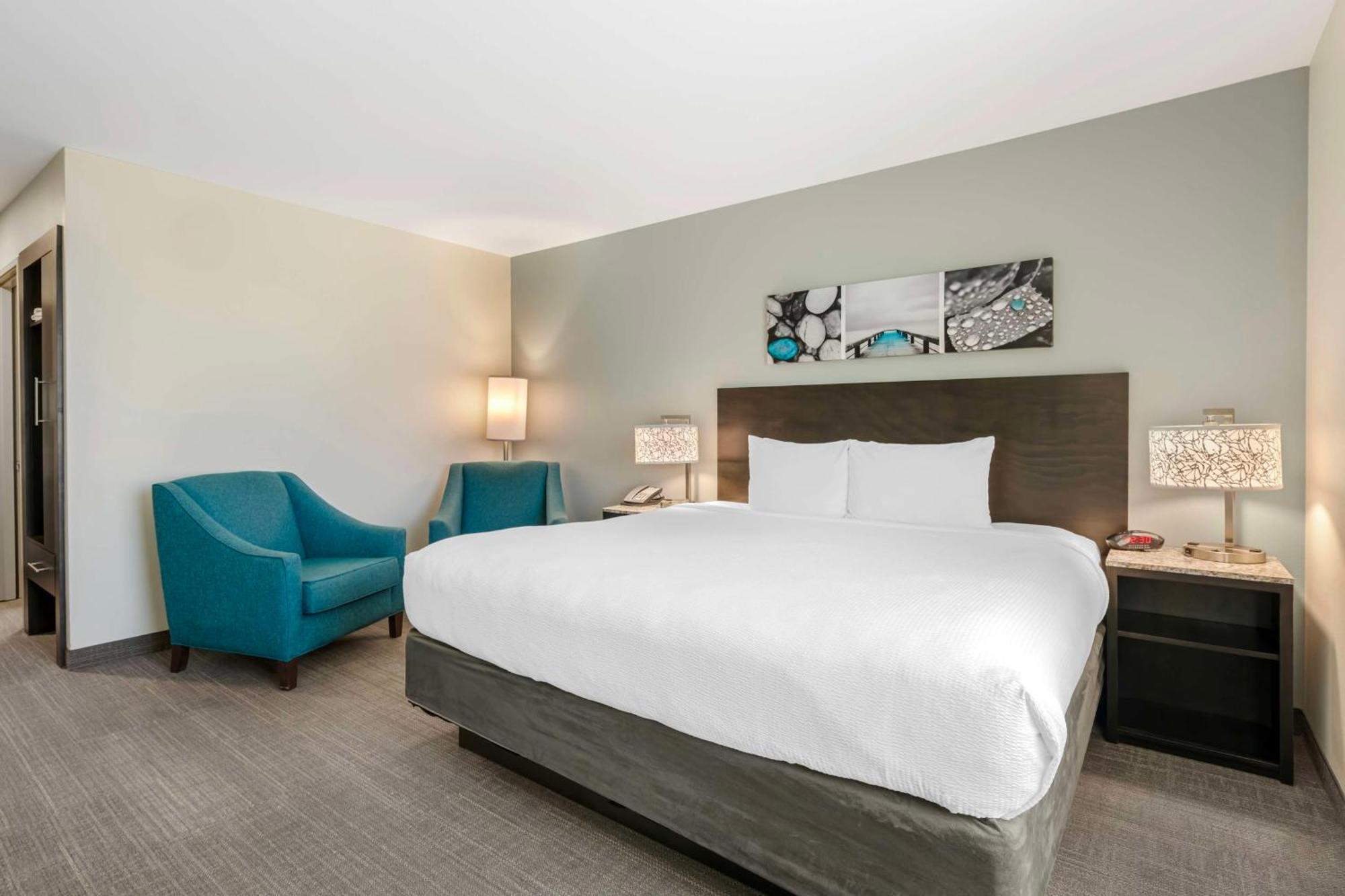Hotel Magnolia Pointe; Bw Signature Collection