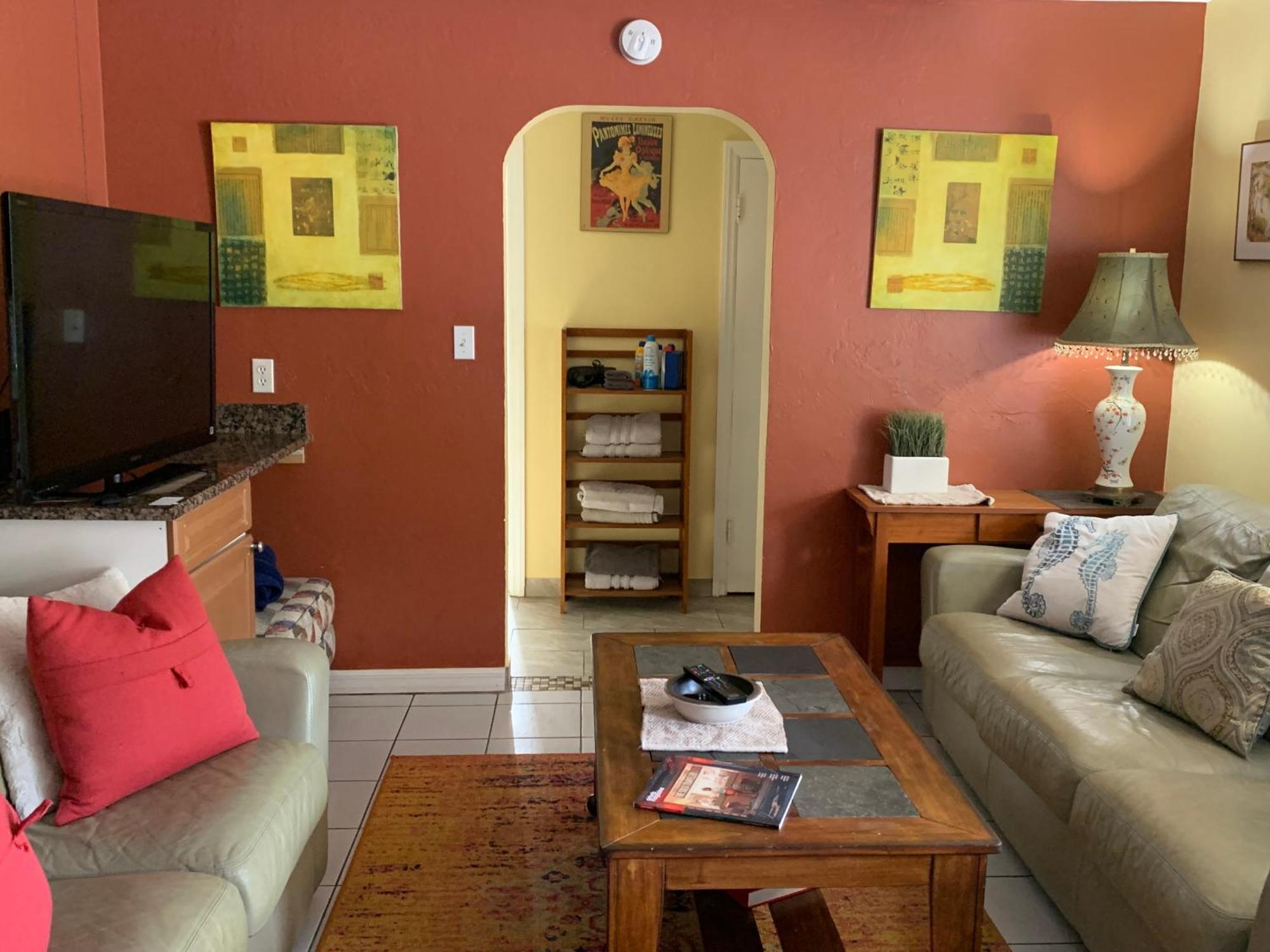 Cozy Near Beaches And Downtown Sarasota