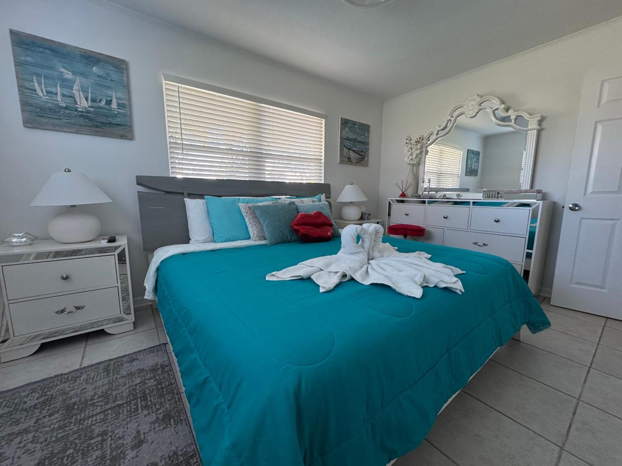 Location Siesta 1 Mile Away With Hot * Sarasota