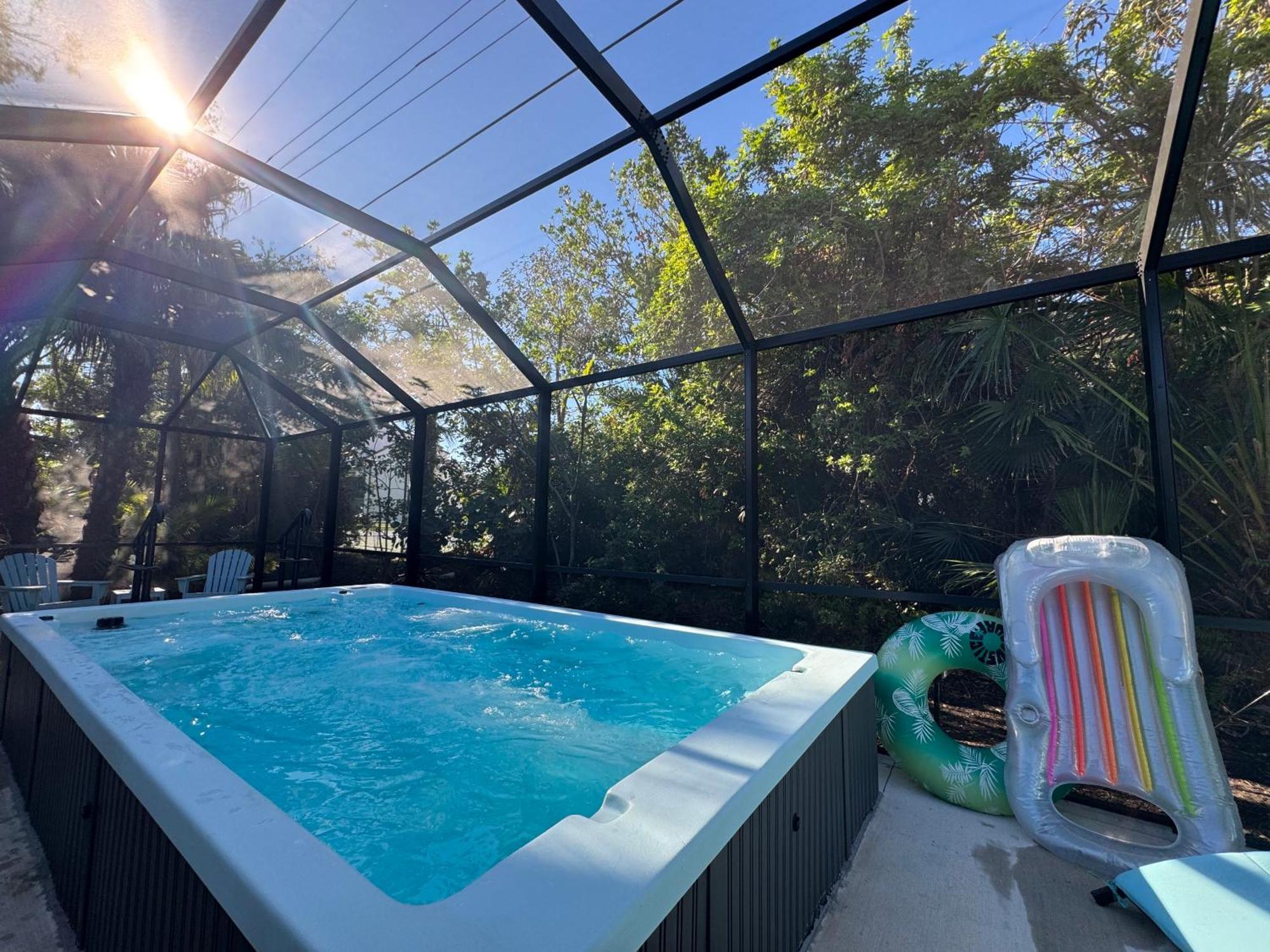 Location Siesta 1 Mile Away With Hot Holiday home