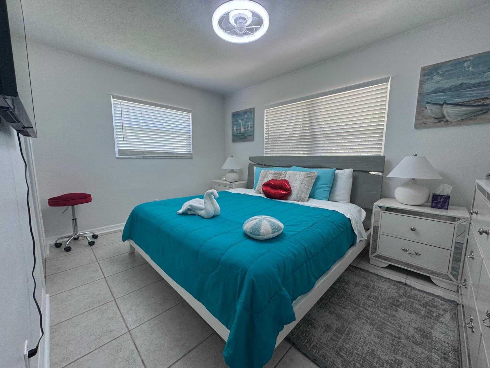 Location Siesta 1 Mile Away With Hot * Sarasota