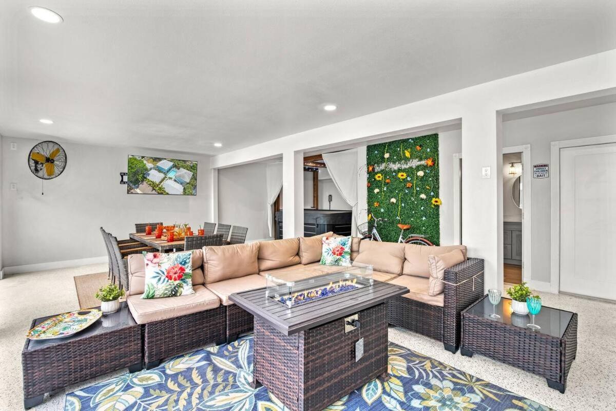Holiday home 2br Coconut 800ft Walk To Games Sarasota