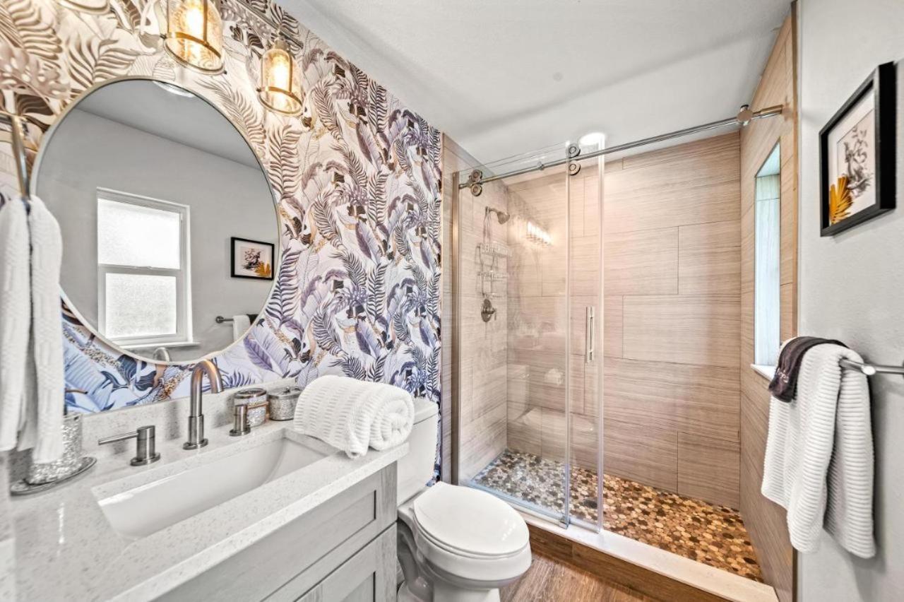 2br Coconut 800ft Walk To Games Sarasota