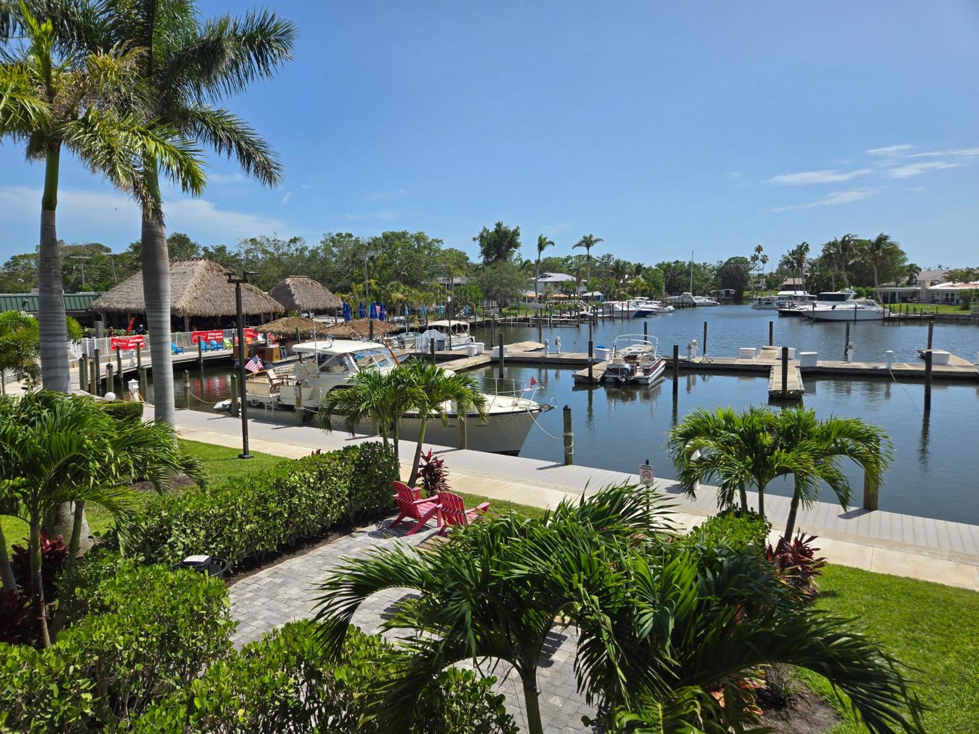 Aparthotel Sunset Cove - Water View *