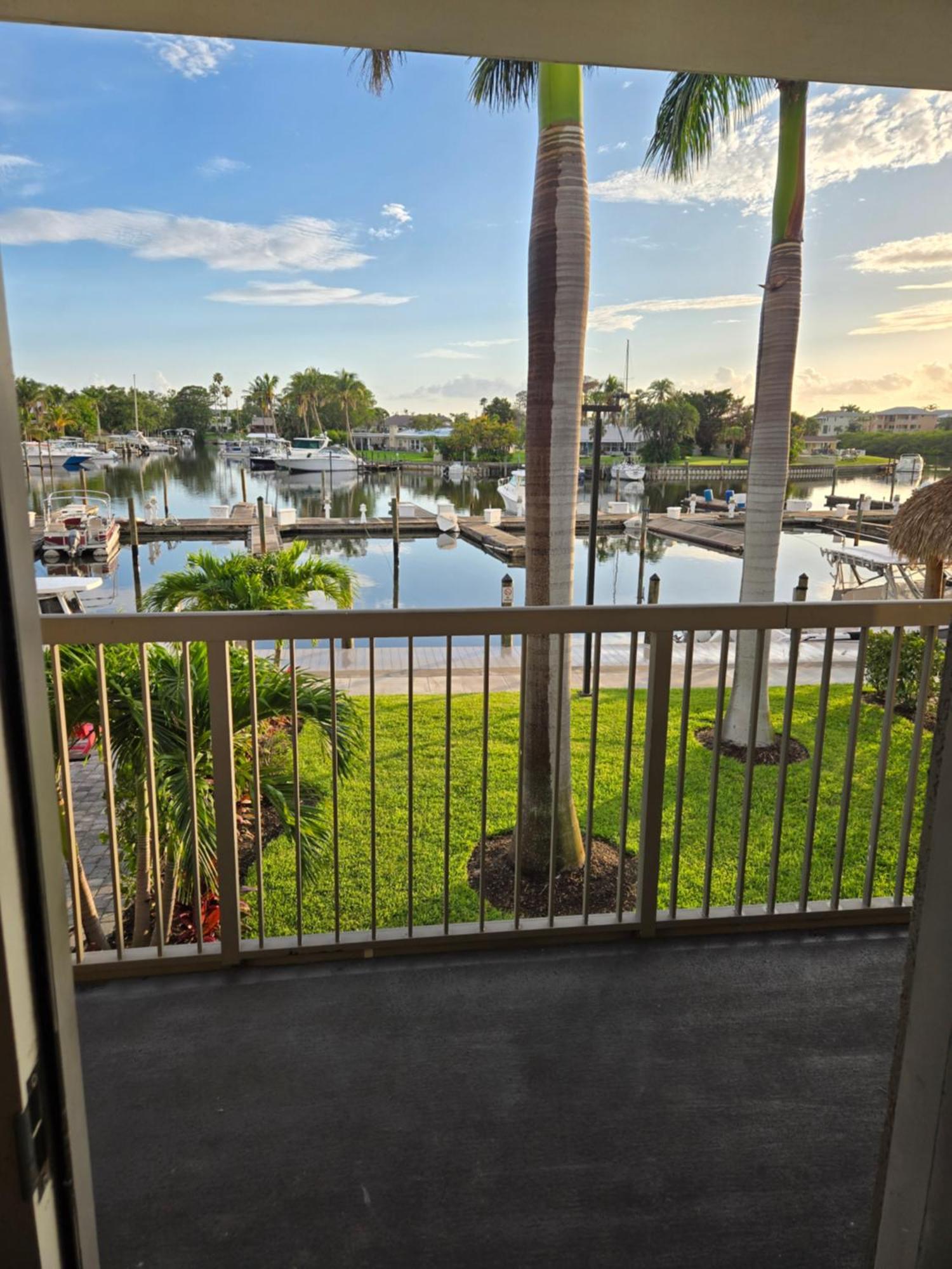Sunset Cove - Water View Aparthotel