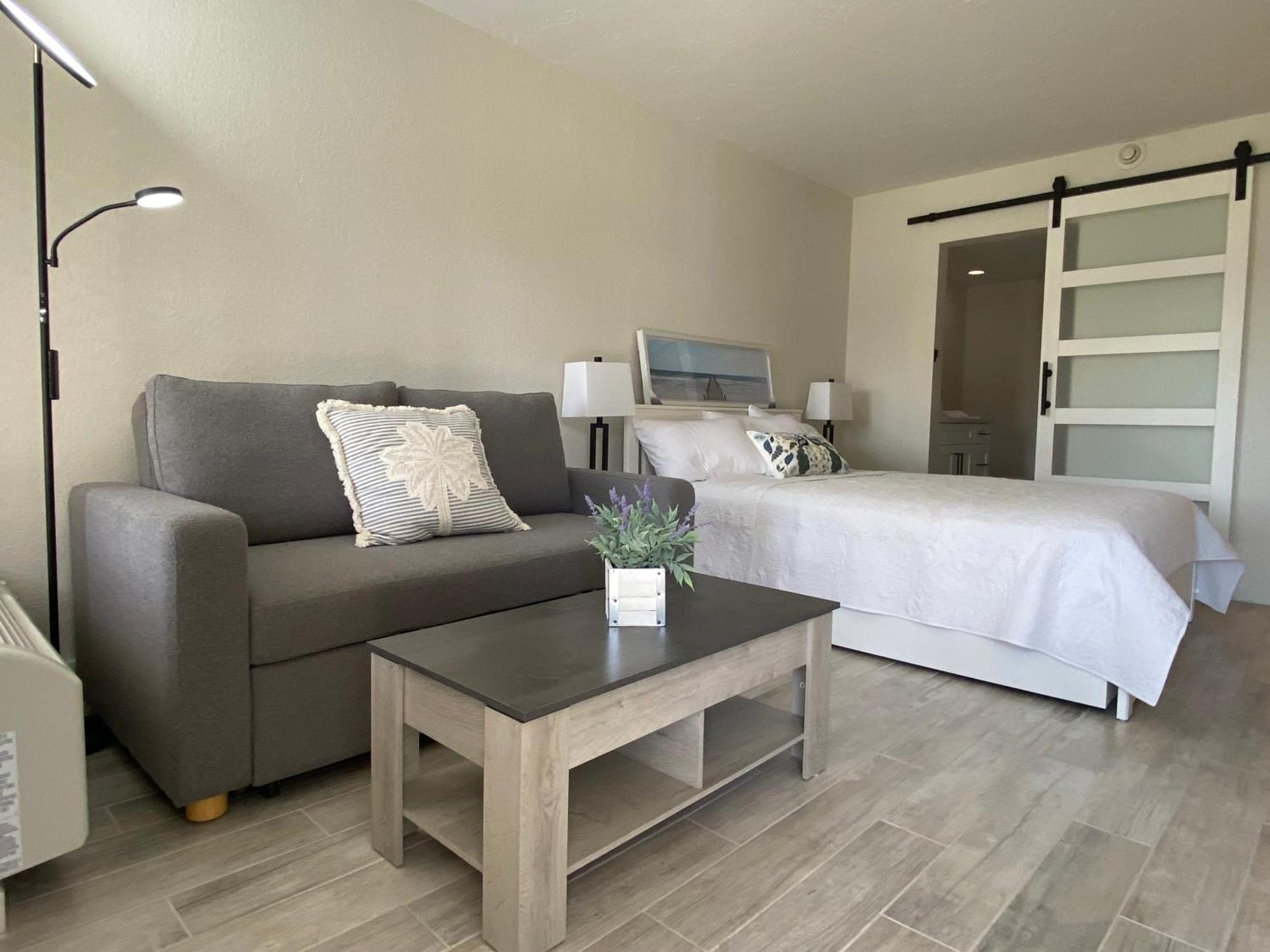 Hotel Bay-7150 N Tamiami Trail Sarasota