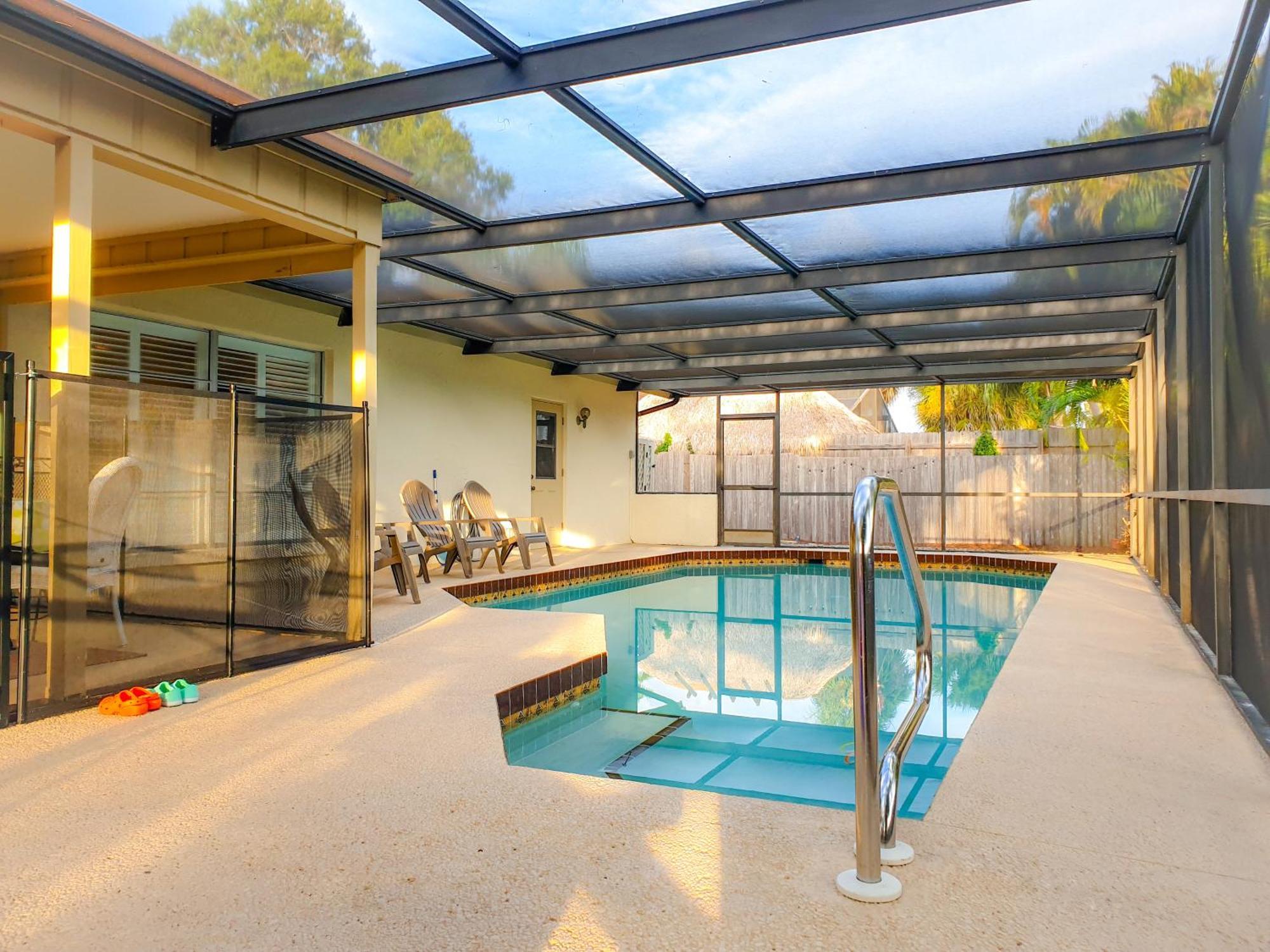 Holiday home Comfortable Home, Heated Salt-cell Pool, 10 Min To Sarasota