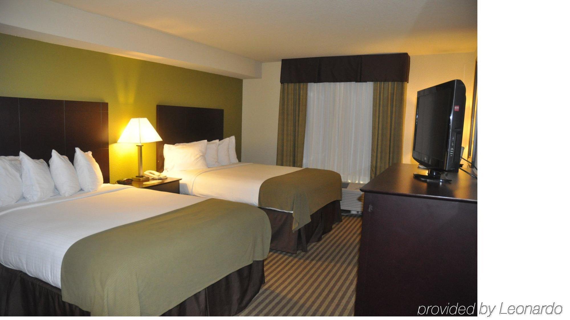 Hotel Express & Sarasota East By Ihg Vamo