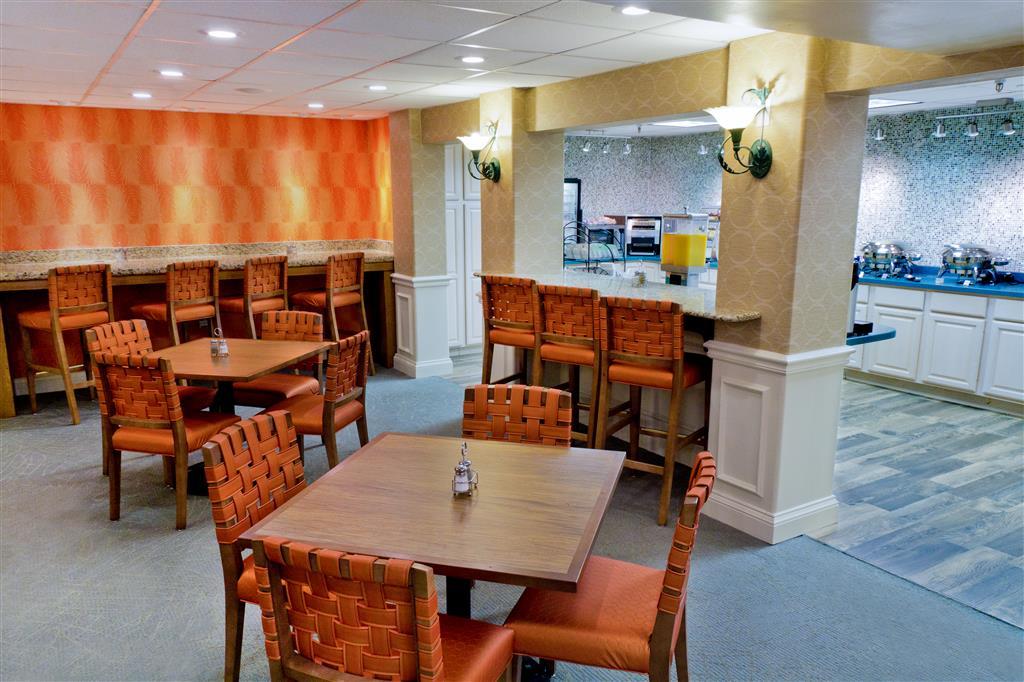 Hotel Spark By Hilton Sarasota Siesta Key Gateway Point O'Rocks