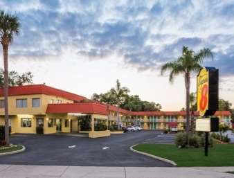 Motel Super 8 By Wyndham Sarasota Near Siesta Key 2*