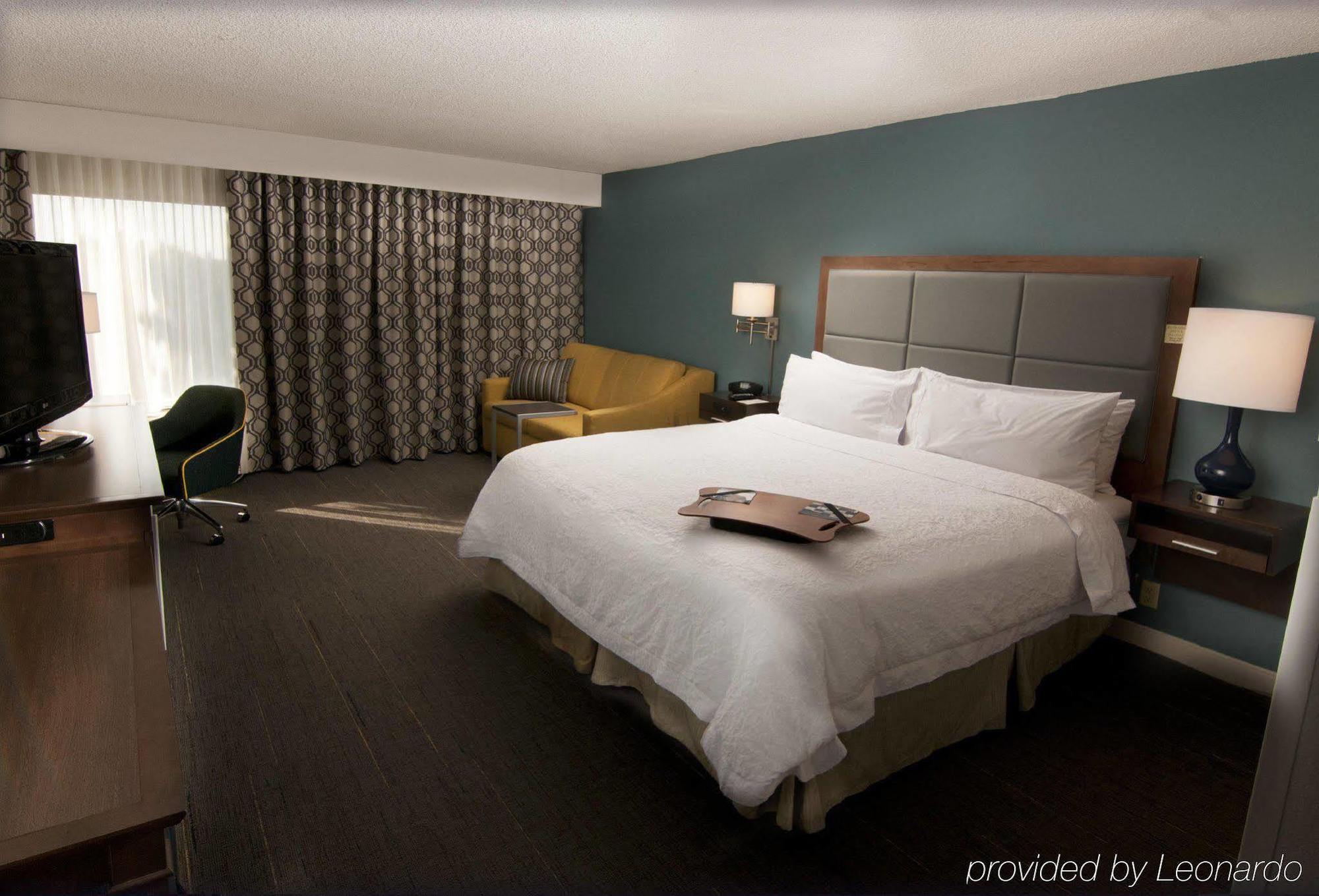 Hampton Sarasota I-75 Bee Ridge 3*