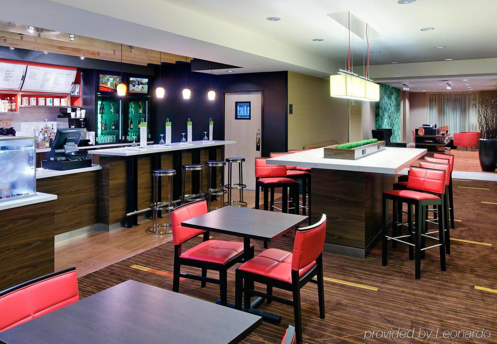 Courtyard Bradenton Airport Hotel 3*